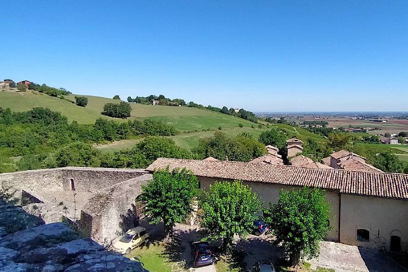 vista sul borgo dal castello di Torrechiara